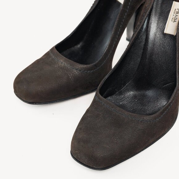 Prada AW/04 Sculptured Curves Black Leather Pumps - Picture 6 of 8